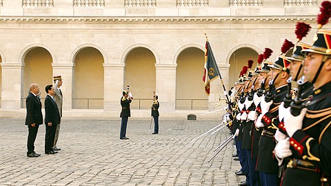 Prime Minister Nguyen Tan Dung begins official visit to France - ảnh 1